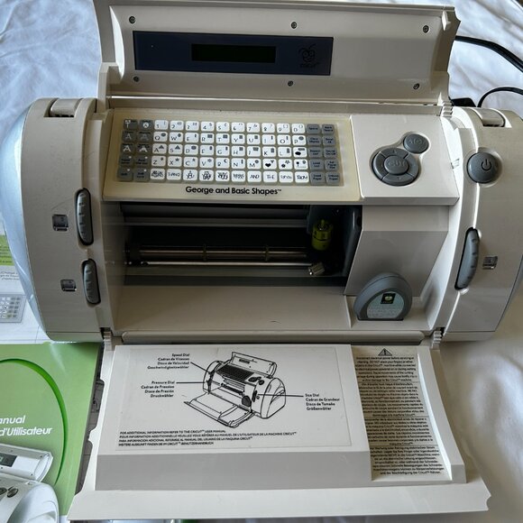 Cricut Cutter - Picture 6 of 9